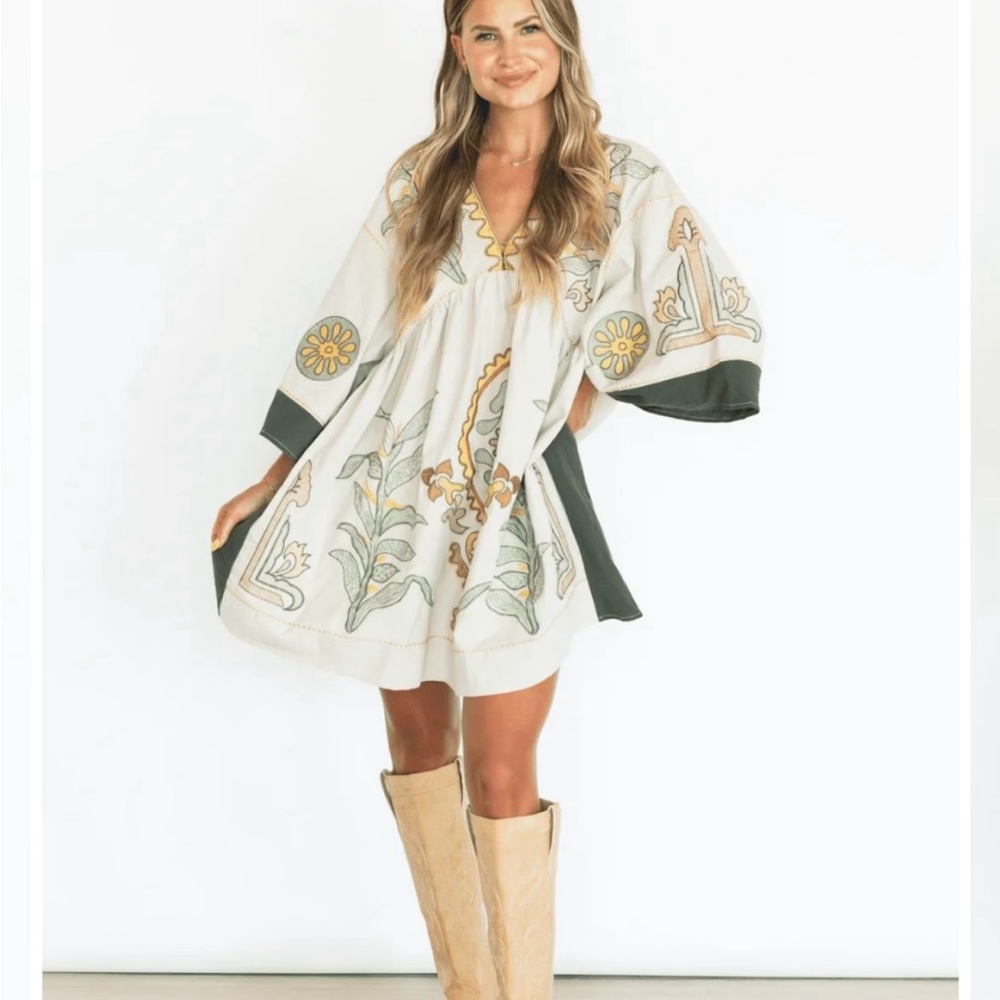 New Sundayup Embroidered Dress